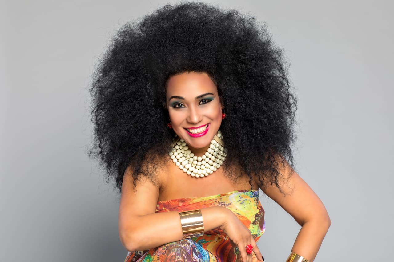 La cantante, pianista y compositora cubana Aymée Nuviola, conocida por haber interpretado a Celia Cruz en la serie ‘Celia’, será una de las presentadoras.
<br>