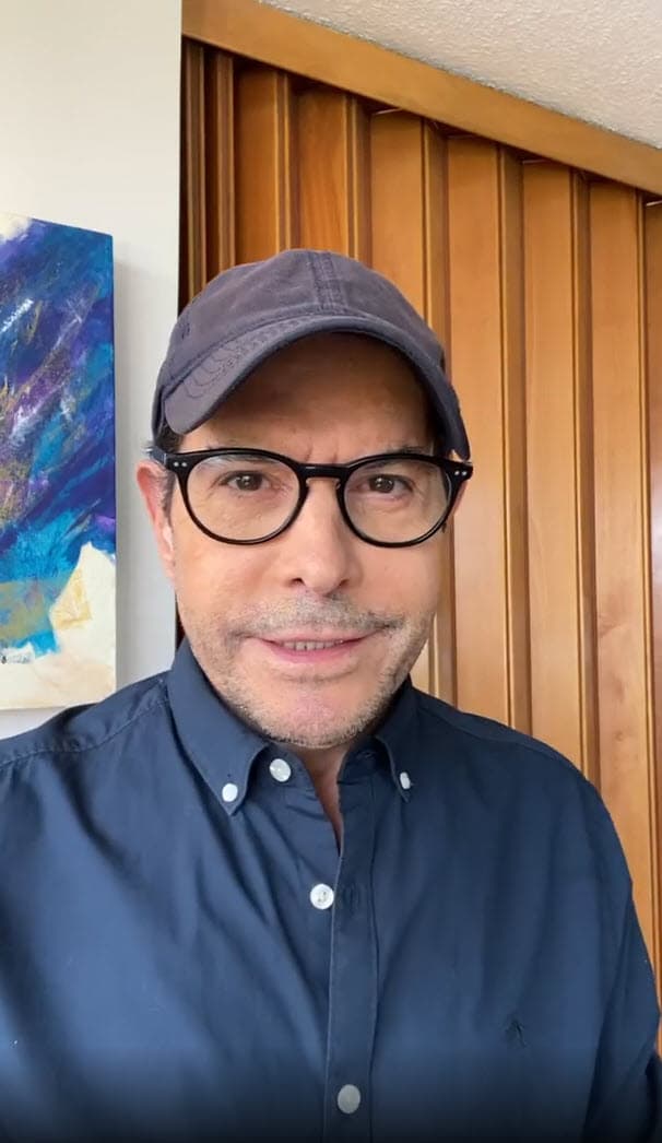 En algunos medios se especuló que
<b>pudo haber mentido sobre su situación migratoria</b> para poder ser candidato al medicamento, información que desmintió.
<br>