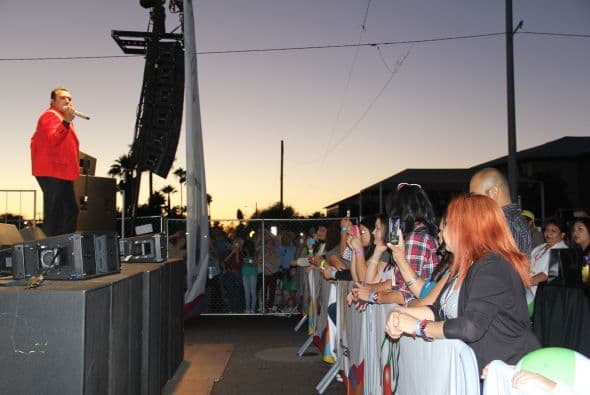El popular Conjunto Primavera cerró con broche de oro la gran celebración del Latin Grammy Street Party en Phoenix, donde cientos de personas se congregaron desde muy temprano para escucharlos y cantar con ellos.
