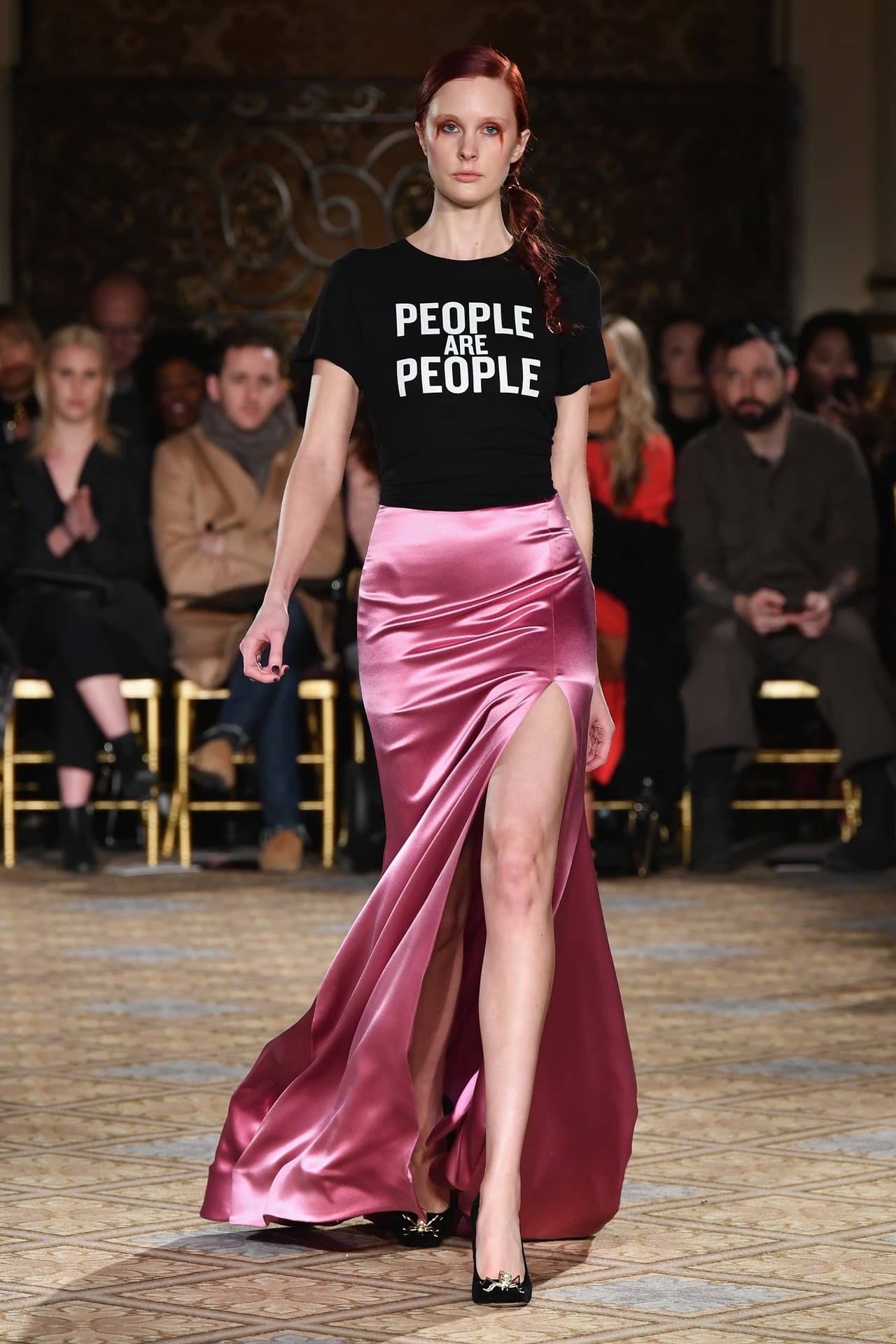 'People are People' es el nombre de la colección presentada por el diseñador Cristian Siriano, ganador de una de las temporadas de 'Project Runway'. Siriano aseguró que las ventas de sus camisetas estarán destinadas a la ACLU.