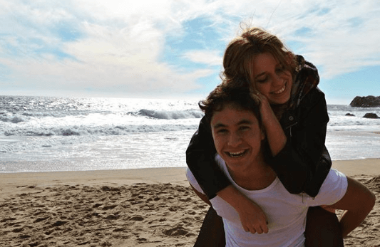 Además de ser novios, son grandes amigos.