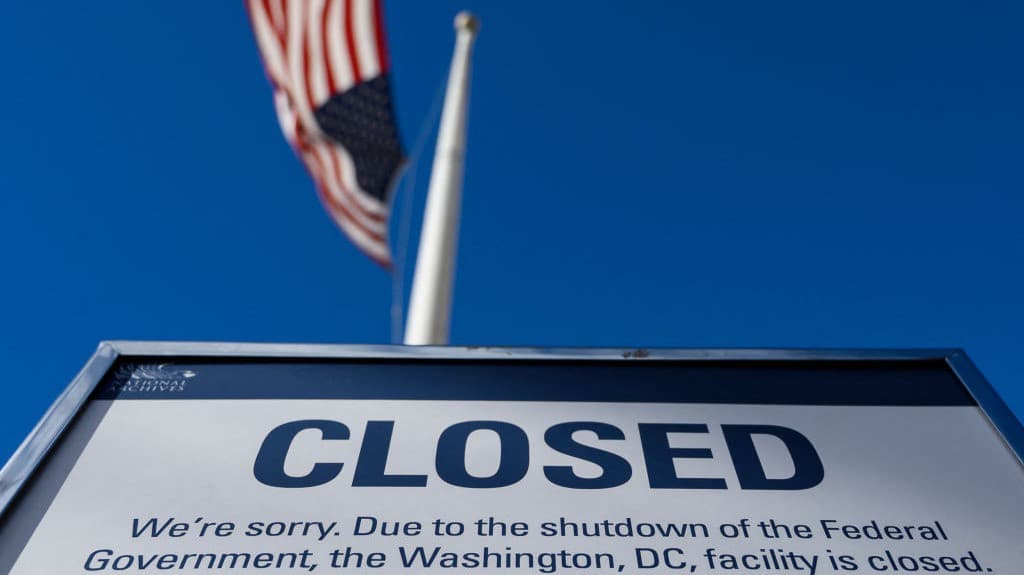 El Gobierno federal entra en cierre parcial tras no alcanzar un acuerdo de financiación.
