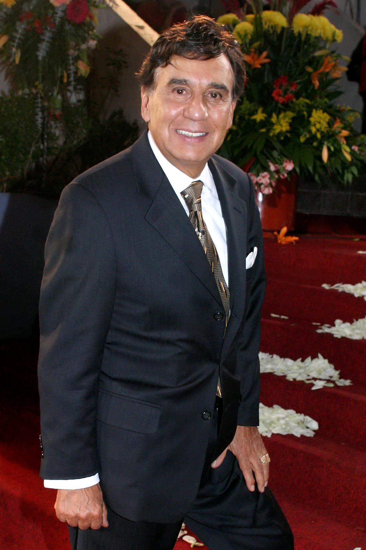 <b>Gualberto Castro</b>, miembro de la agrupación 'Los Hermanos Castro', falleció a los 84 años el 27 de junio a causa del cáncer.