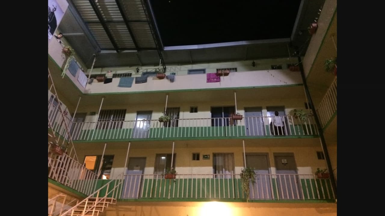 Esta es la ‘Casa del Migrante’, una organización humanitaria de Tijuana que ofrece cobija a los recién llegados.