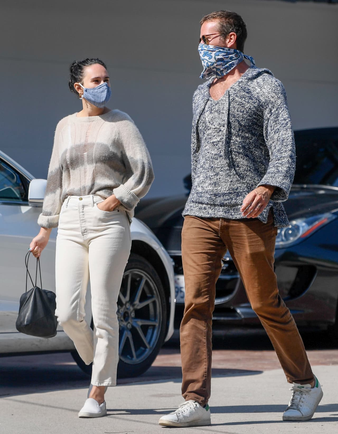 "Él chupa toda la bondad que te queda”, dijo Vucekovich sobre el actor que fue fotografiado con
<b> Rumer Willis</b> en septiembre de 2020, por lo que se rumoró que podrían estar teniendo un romance.