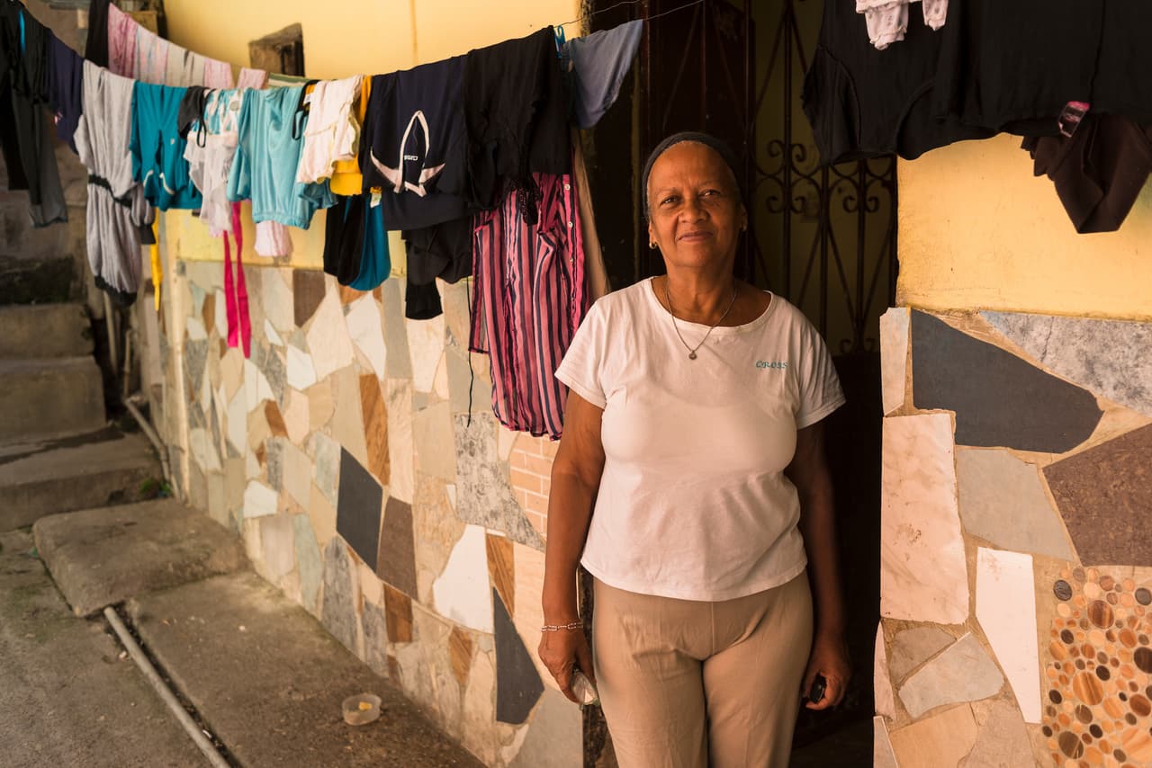 En la casa de María viven siete personas pero solo trabajan dos.