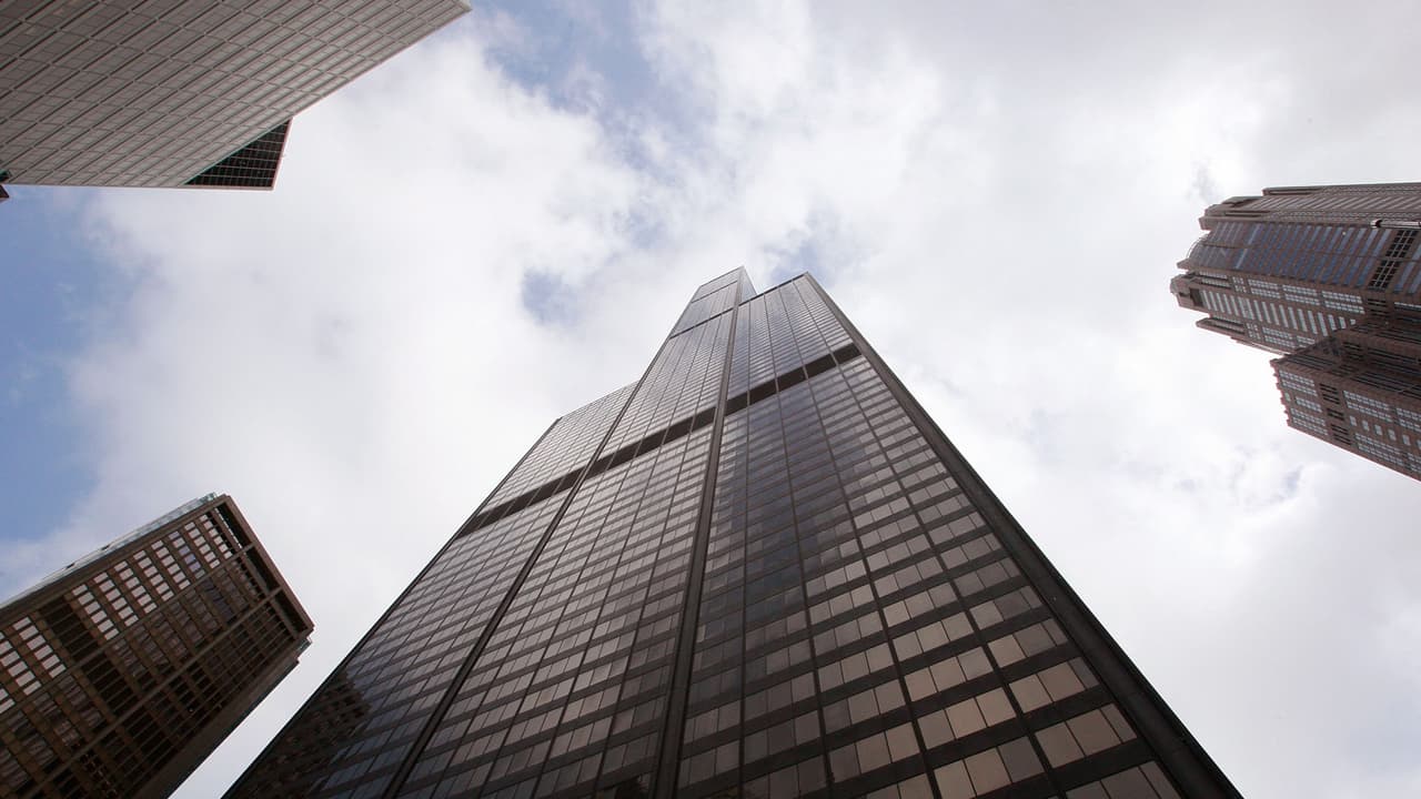 Temperaturas frescas y advertencia de inundación en costas del lago este martes.