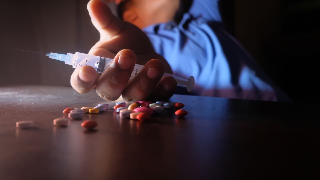 Hispano es condenado por conspirar para distribuir sustancias controladas que resultaron en muertes