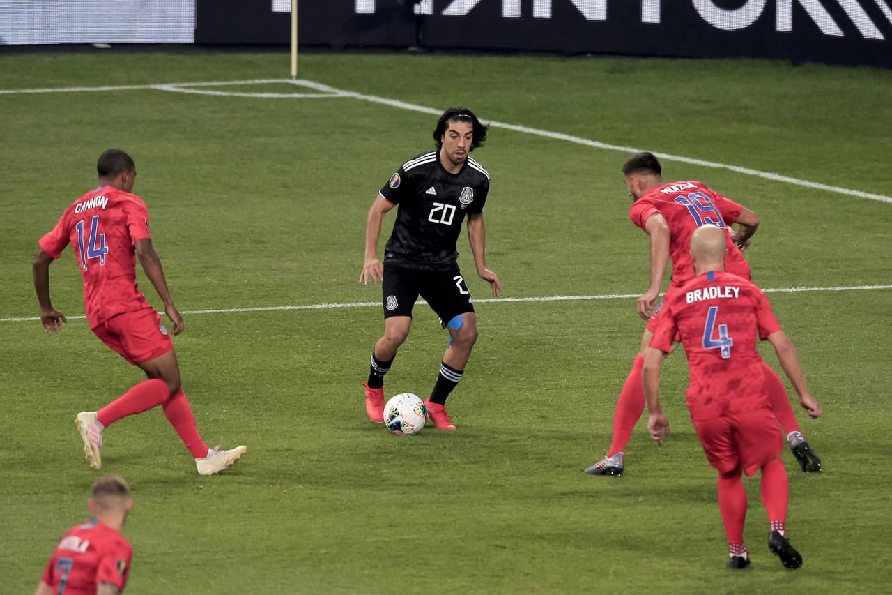 Al final, aunque estuvo en riesgo de salir Pizarro por un golpe en el codo, al caer, y que se aprecia se le flexiona de más la articulación, no pasó a mayores, y el partido se fue poco después al descanso con un transitorio empate sin goles.