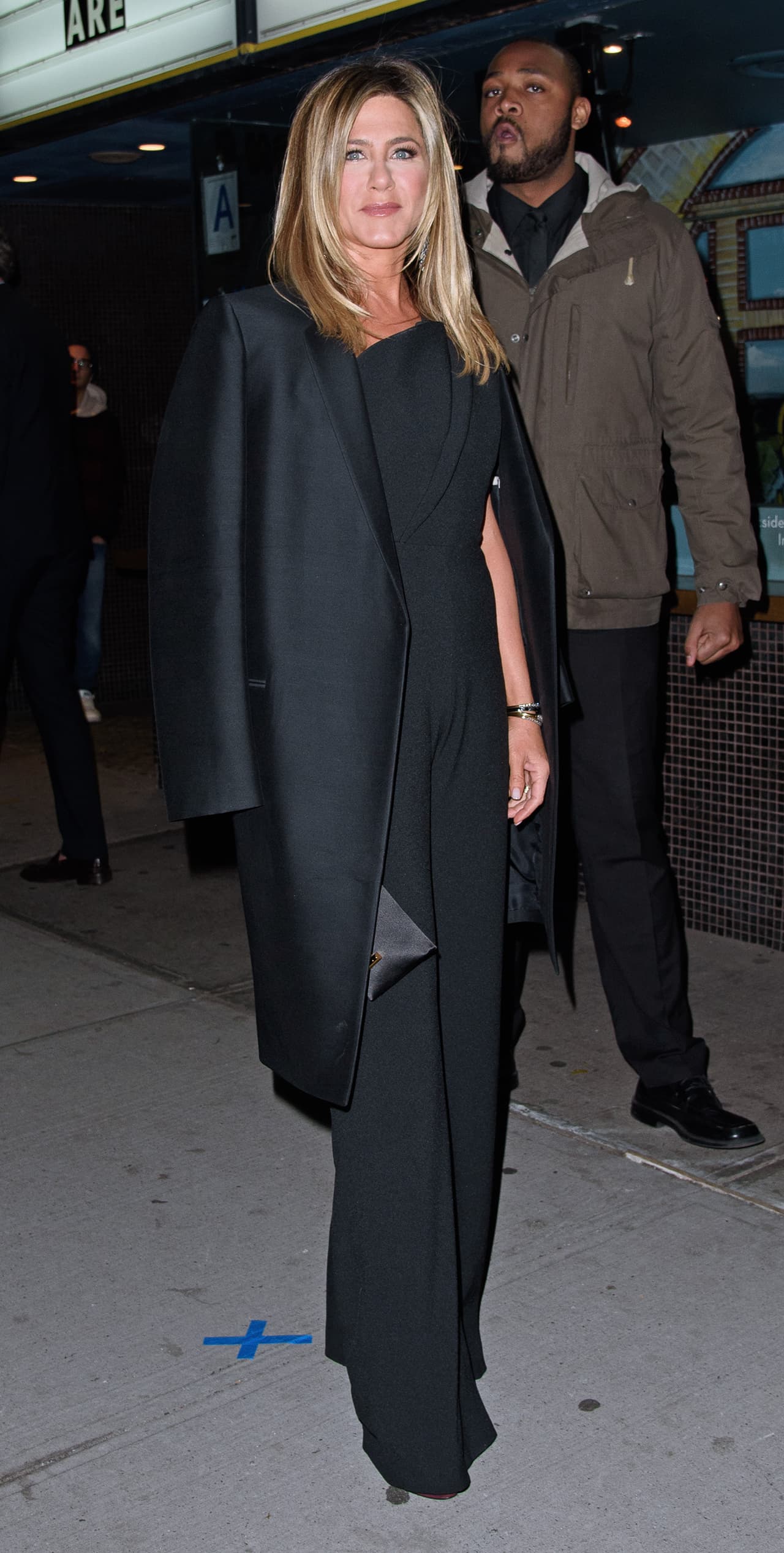 Ese diseño es de Brandon Maxwell, mientras que el abrigo es de Céline.