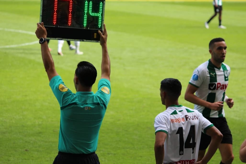 ¡No levantan! Uriel Antuna tiene escasa participación en una nueva derrota del Groningen