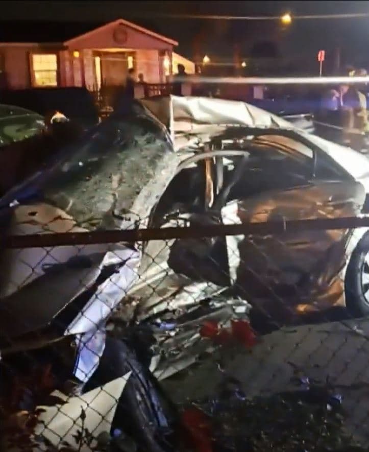 Los responsables del accidente huyeron en un carro tipo sedan, color rojo, sin brindar ayuda.