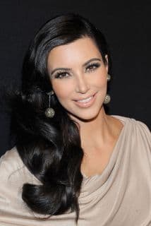 Como ejemplo, su hermana Kim contó que la vio llorar después de recibir comentarios negativos al anunció que filmó con Pepsi, "la veoen casa llorando pero en los medios la percepción es completaente distinta. Ella me dijo que nunca quería aparecer llorando en la televisión".
<br>