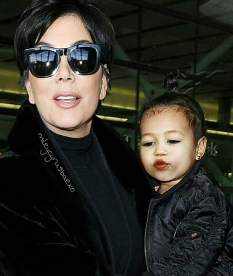 La matriarca de las Kardashian, Kris Jenner, tampoco se pudo escapar.