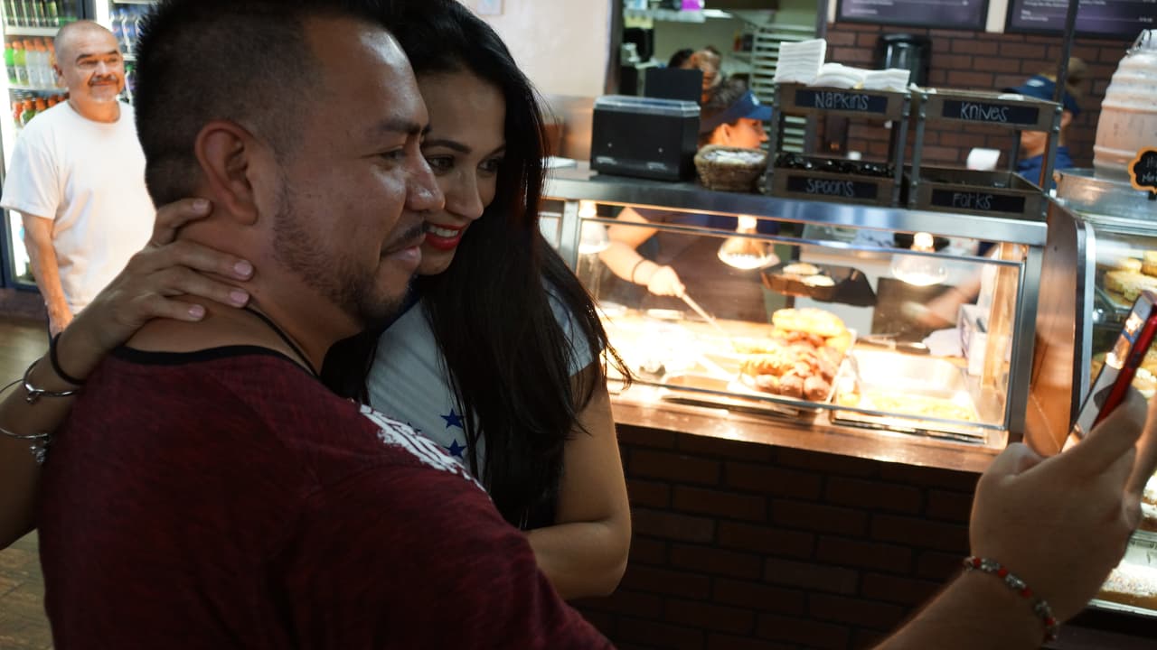 La Hondureña confía en que su selección le gane a México y en un próximo partido, y no tiene problema con seguir pagando apuestas hasta lograr que El Feo y El Pelón sean los que paguen el siguiente reto.