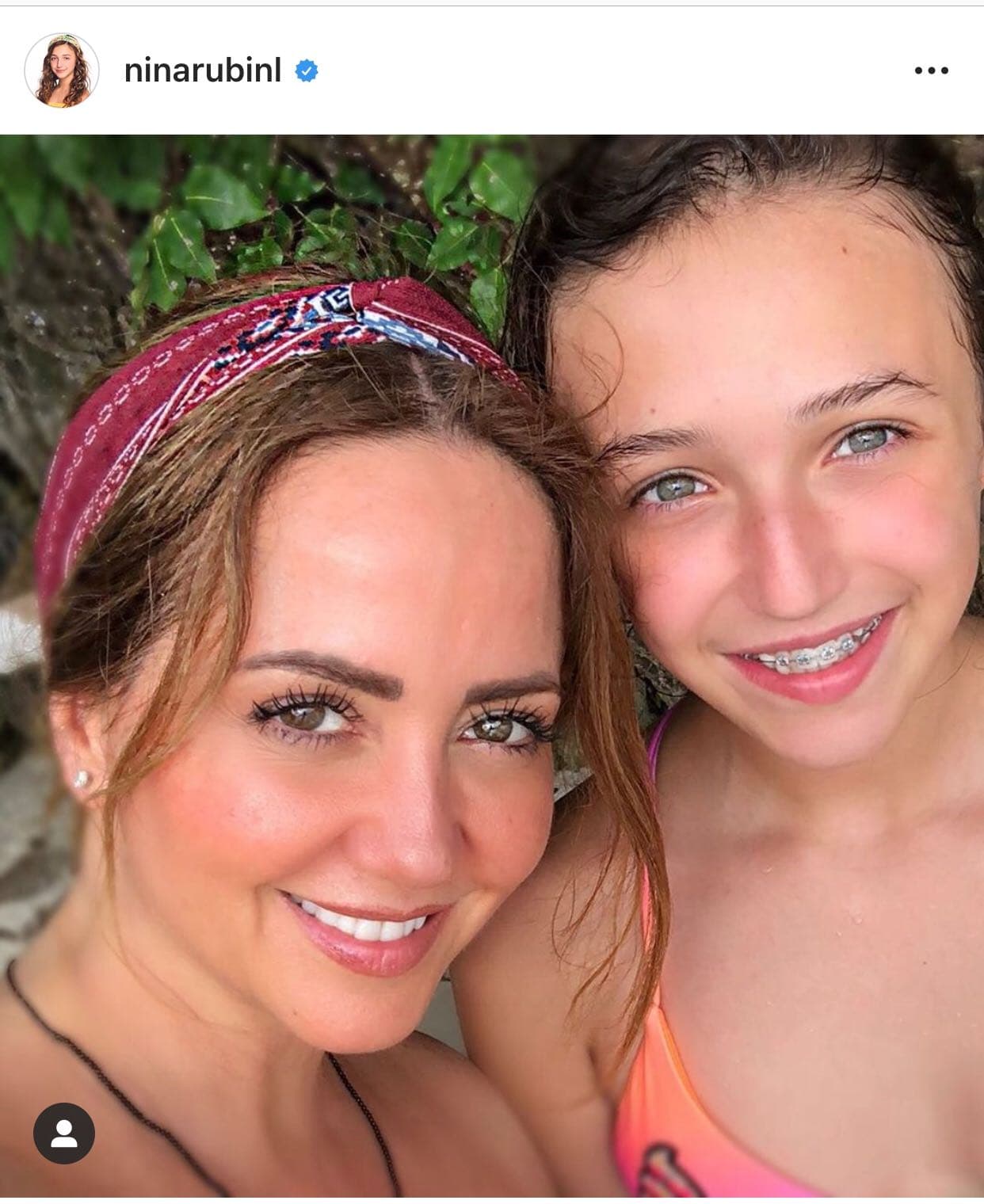 Ahora, la famosa conductora estrena
<b><a href="https://www.youtube.com/watch?v=S_Te9l3z0lw" target="_blank">'Mamá se fue de viaje'</a></b>, película en la que además comparte créditos con
<b><a href="https://www.univision.com/shows/hoy/el-orgullo-de-hoy-nina-rubin-legarreta-fotos#ff1f7dc50000" target="_blank">su hija menor</a></b> Nina Rubín (foto), de 12 años.