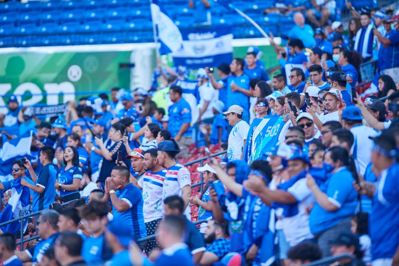 El Estadio Toyota de Texas se tornaba de color azul cielo para ver a La Selecta en busca de su segunda victoria al hilo.