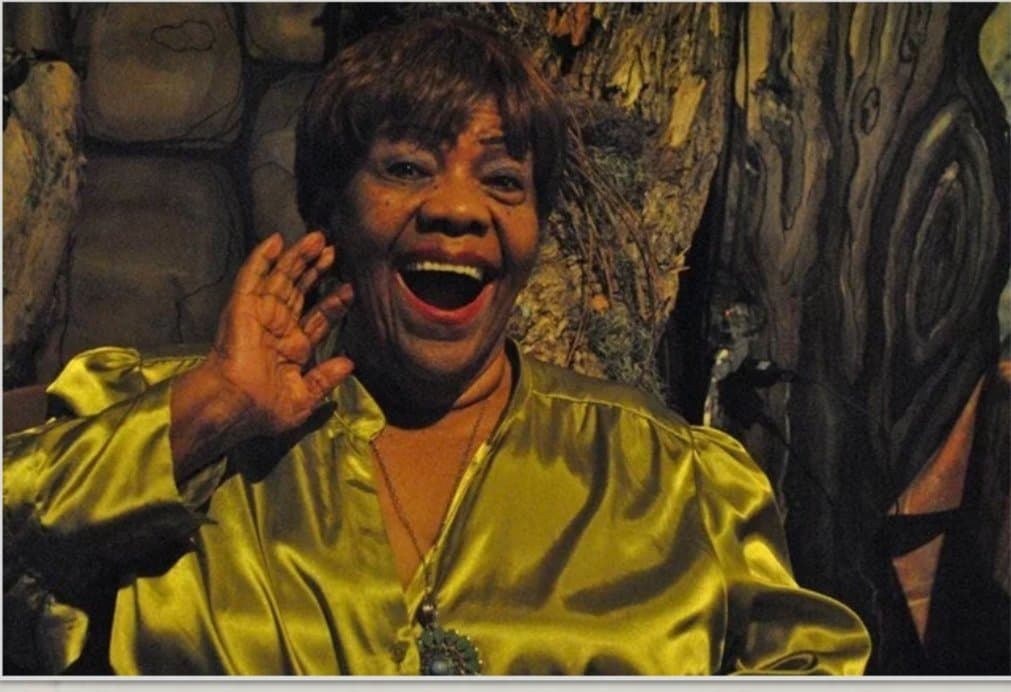 La actriz de origen peruano Esther Chávez falleció el 19 de noviembre a los 90 años de edad a consecuencia de un infarto.