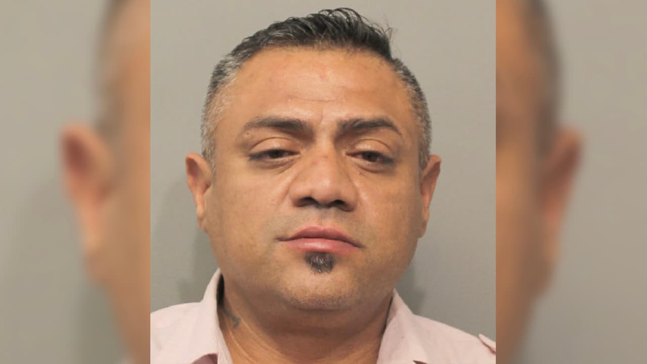 Ulises Ramírez de 40 años enfrenta una fianza de 100 dólares y fue detenido por ser sospechoso de manejar ebrio.