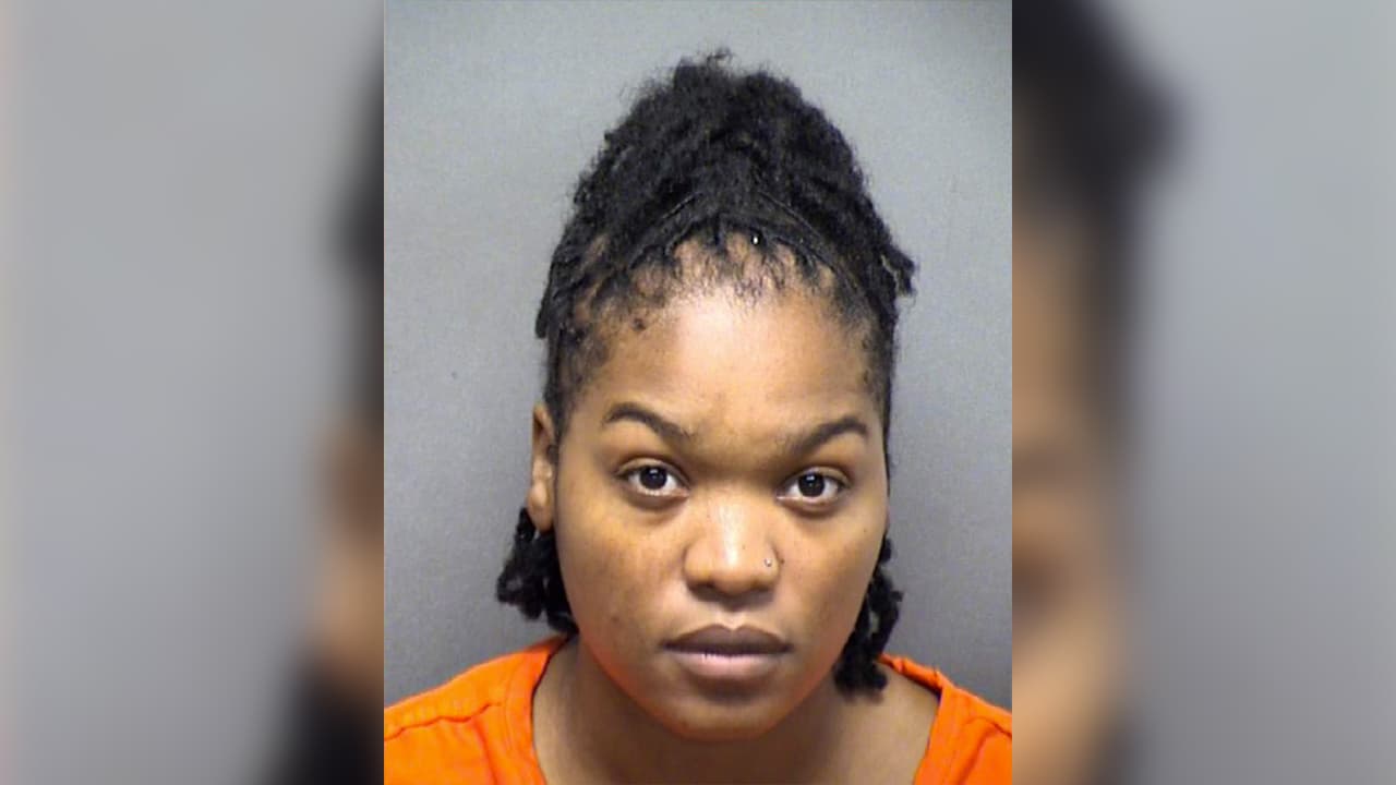 Activista de San Antonio es arrestada por dejar a sus hijos en condiciones insalubres