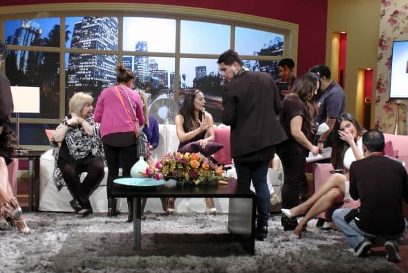 Íntimamente Compartiendo Entre Amigas fue un programa lleno de emociones dentro y fuera de cámaras. Revive aquí todo lo que pasó en este especial dedicado a las mamás.