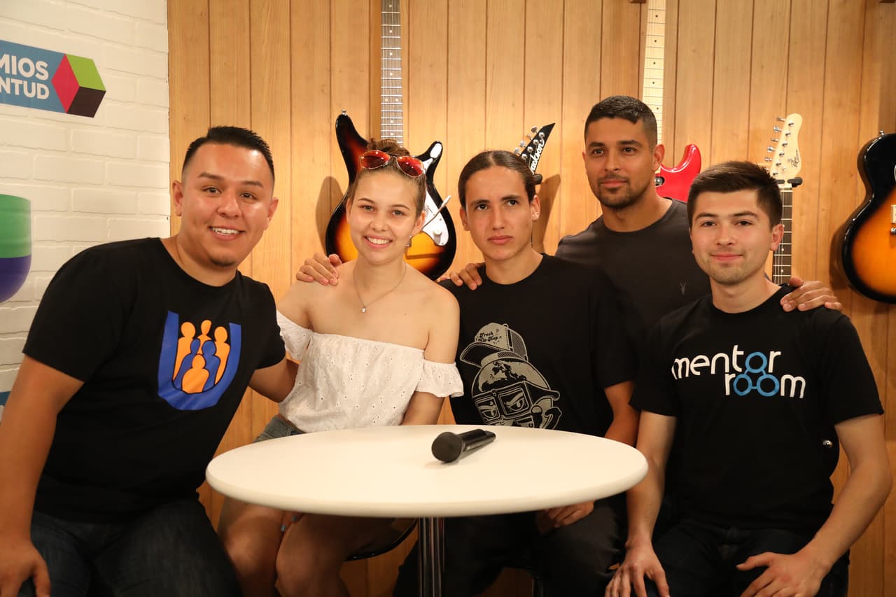 También estará 
<b><a href="https://twitter.com/sarahisalamanca">Sarahi Espinoza Salamanca</a>,</b> la fundadora y CEO de la aplicación 
<a href="http://www.dreamersroadmap.com/sarahi/">Dreamer's RoadMap</a>, diseñada para ayudar a estudiantes indocumentados a encontrar becas escolares.