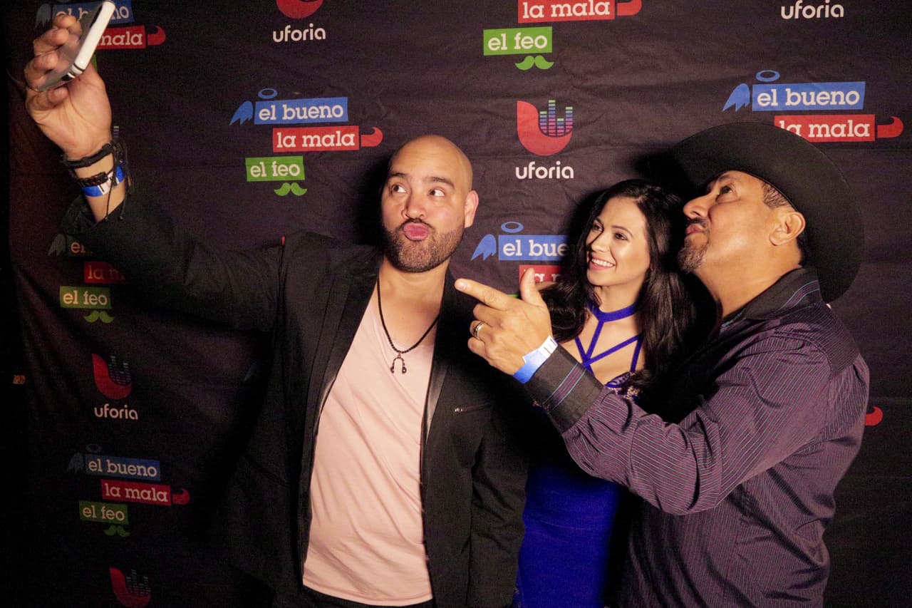 <a href="http://www.univision.com/temas/el-bueno-la-mala-y-el-feo">'El Bueno, La Mala y El Feo'</a> y su ya muy esperada selfie.