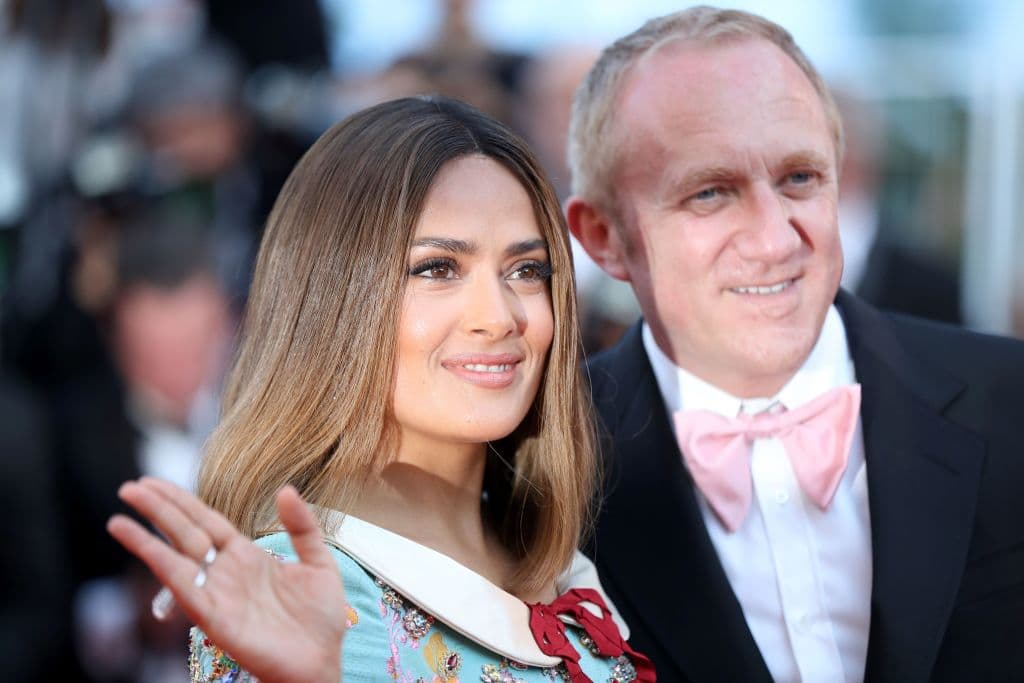 En le festival de Cannes se han visto cada vez una gran variedad de looks que van desde lo elegante hasta lo más extravagante y en 2017, Salma eligió un vestido de la marca Gucci.