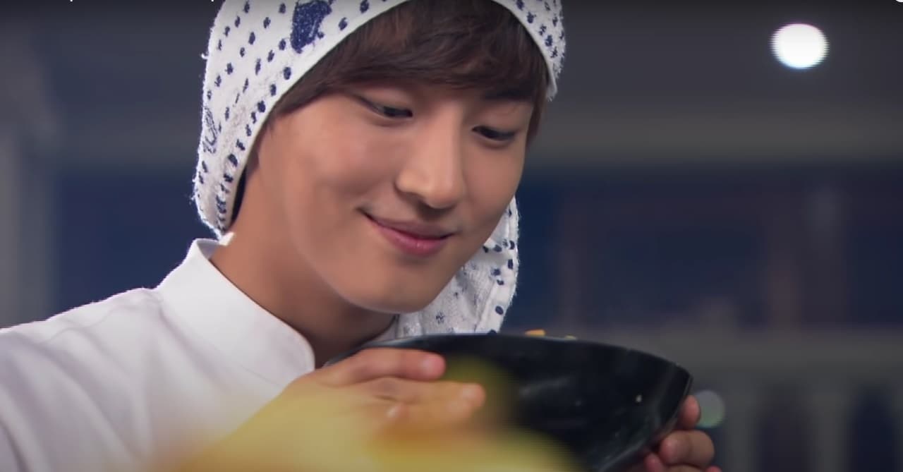 Yoon Shi Yoon como Jiang Xiu Can