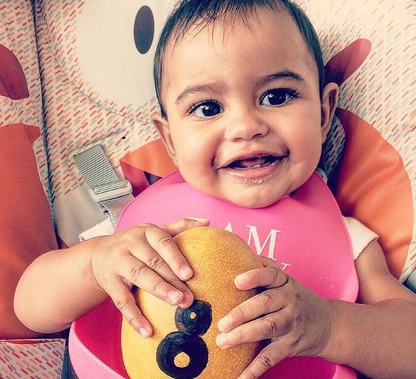 Apenas el pasado fin de semana, ella publicó en Instagram un momento muy especial con su hija Elena. Se trató del debut de la niña sobre el escenario.