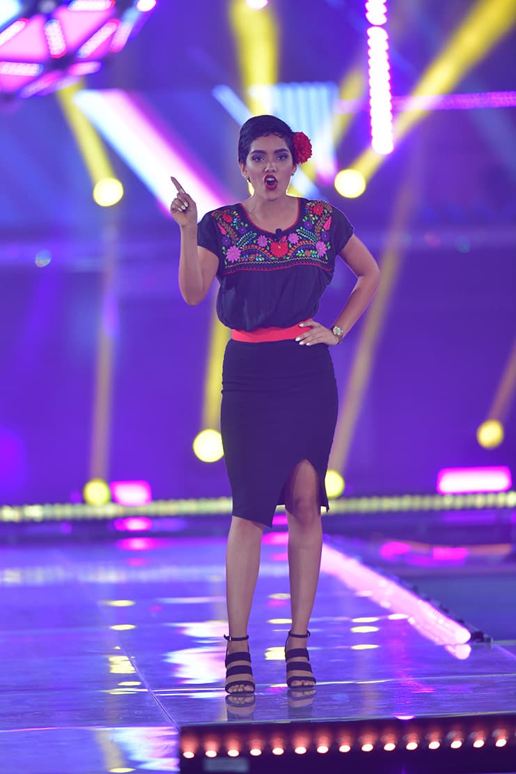 Esta modelo llegó usando un vestido con bordado típico mexicano y todas las ganas de pasar a la siguiente etapa. Cosas que logró.