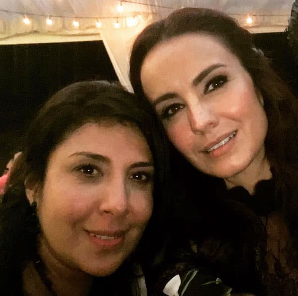Giselle González y Alejandra Barros aprovecharon para tomarse una selfie.