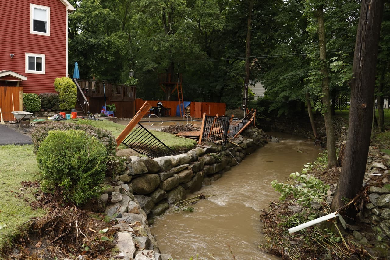 Se espera que las lluvias continúen durante este lunes con menor intensidad.