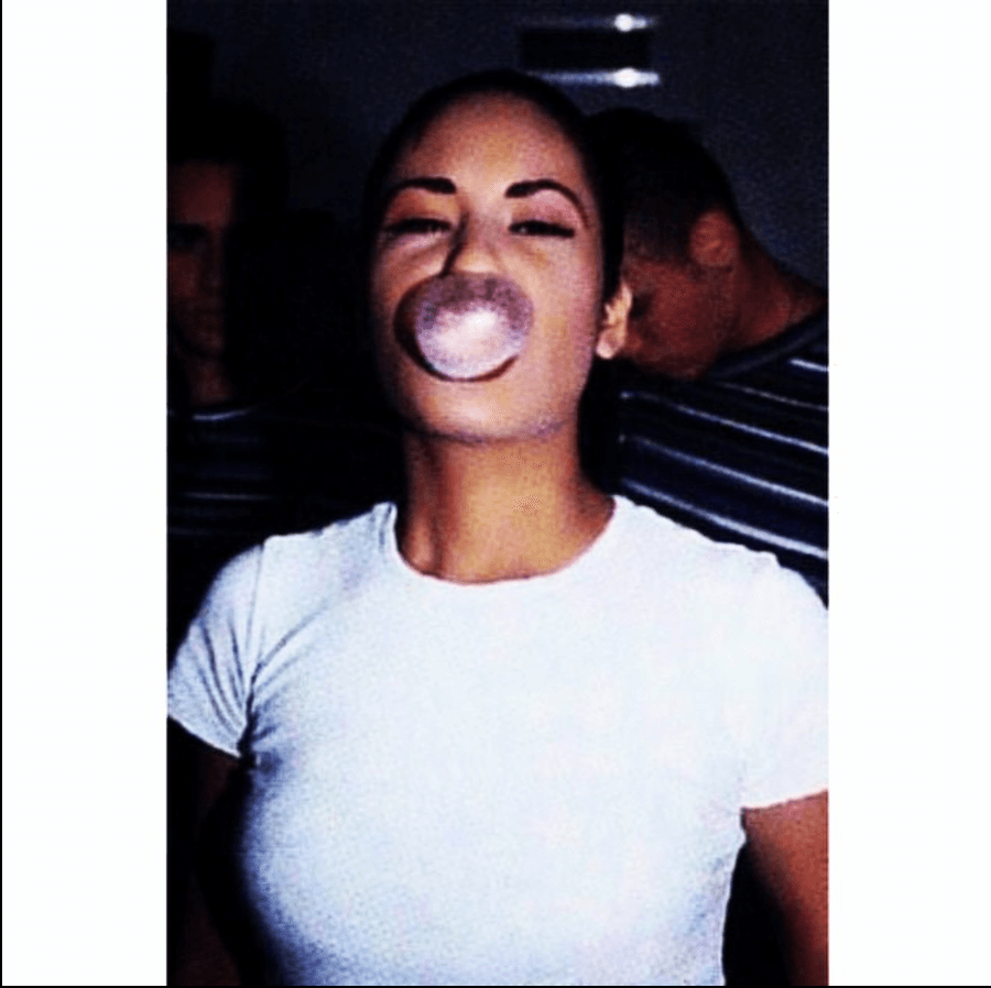 El nombre se los dio otra mujer que estaba de parto en el mismo hospital y que había escogido Selena, pensando que iba a parir una niña, pero en vez dio a luz un varón.