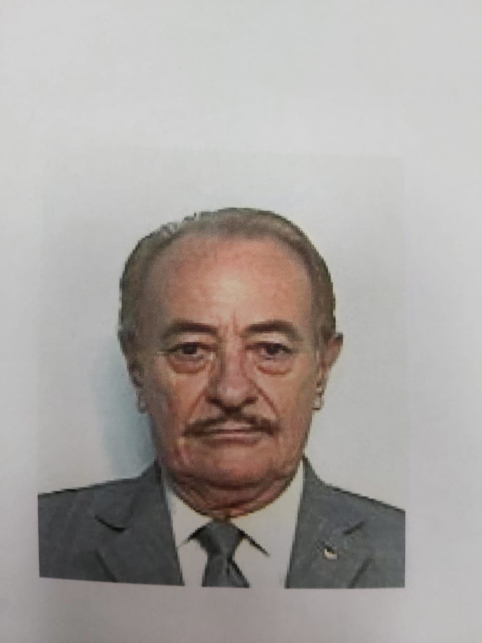 <h3 class="cms-H3-H3"><b>Emilio Alberto Rimoldi Fraga</b> </h3>
<br> 
<br>A sus 81 años cumplidos, este argentino nacido en Buenos Aires es acusado de 
<b>homicidio calificado, homicidio simple, privasión ilegal de la libertad agravada por mediar violencia o amenazas, imposición de tormentos, lesiones gravísimas y robo. </b>