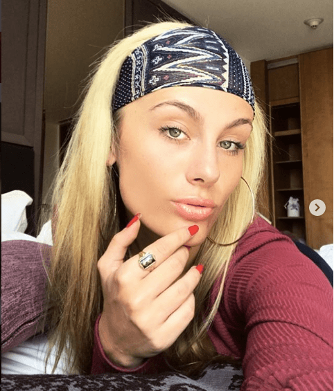 En un video en Instagram, Mollie indicó que no le importa lo que los medios digan sobre ella y que hasta le ofrecieron dinero por decir que apenas cumplió 19 años, a lo que ella se negó.