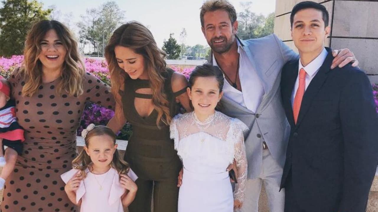 Esta era hasta ahora la última foto que se había visto en la que aparecieran juntos Gabriel Soto y Geraldine Bazán tras su tormentosa separación. Ocurrió en julio de 2019 durante la primera comunión de Elissa Marie, la hija mayor.