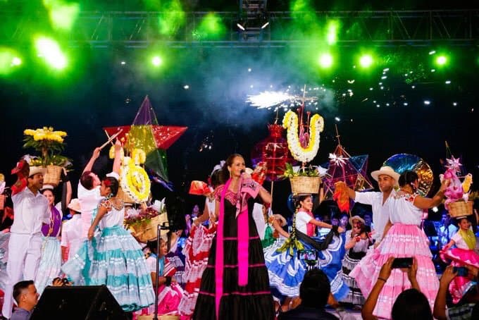 De acuerdo con el periódico El Universal, la cantante Susana Harp aceptó la Coordinación Estatal del partido Movimiento de Regeneración Nacional (Morena), en Oaxaca, lo que la convierte en candidata al Senado de la República por parte de dicho partido.