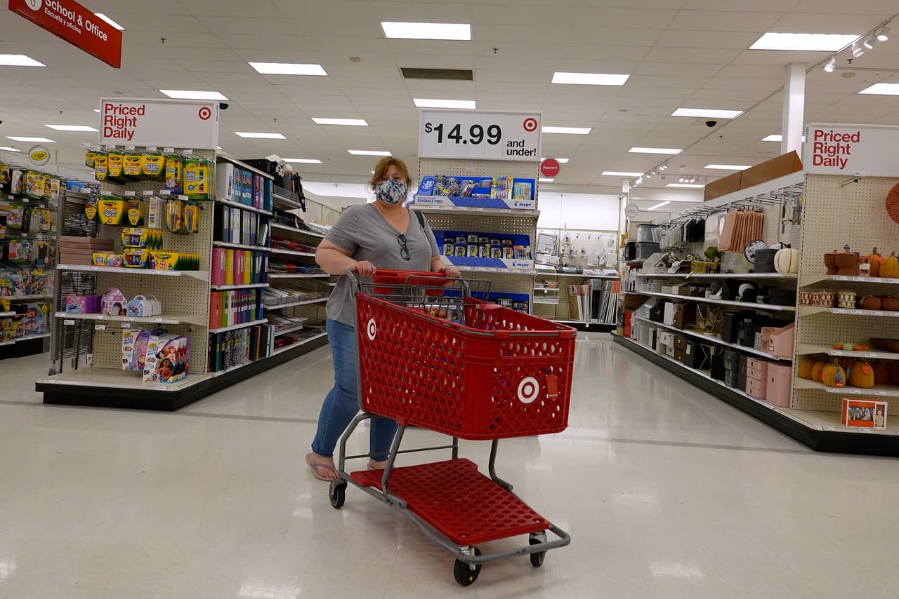 Target cierra a las 5 pm en Nochebuena y no abre en Navidad.
