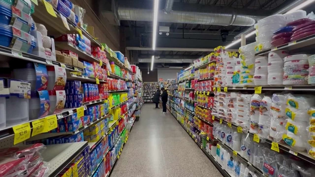 Illinois dará hasta $400 a familias tras recortes al programa SNAP