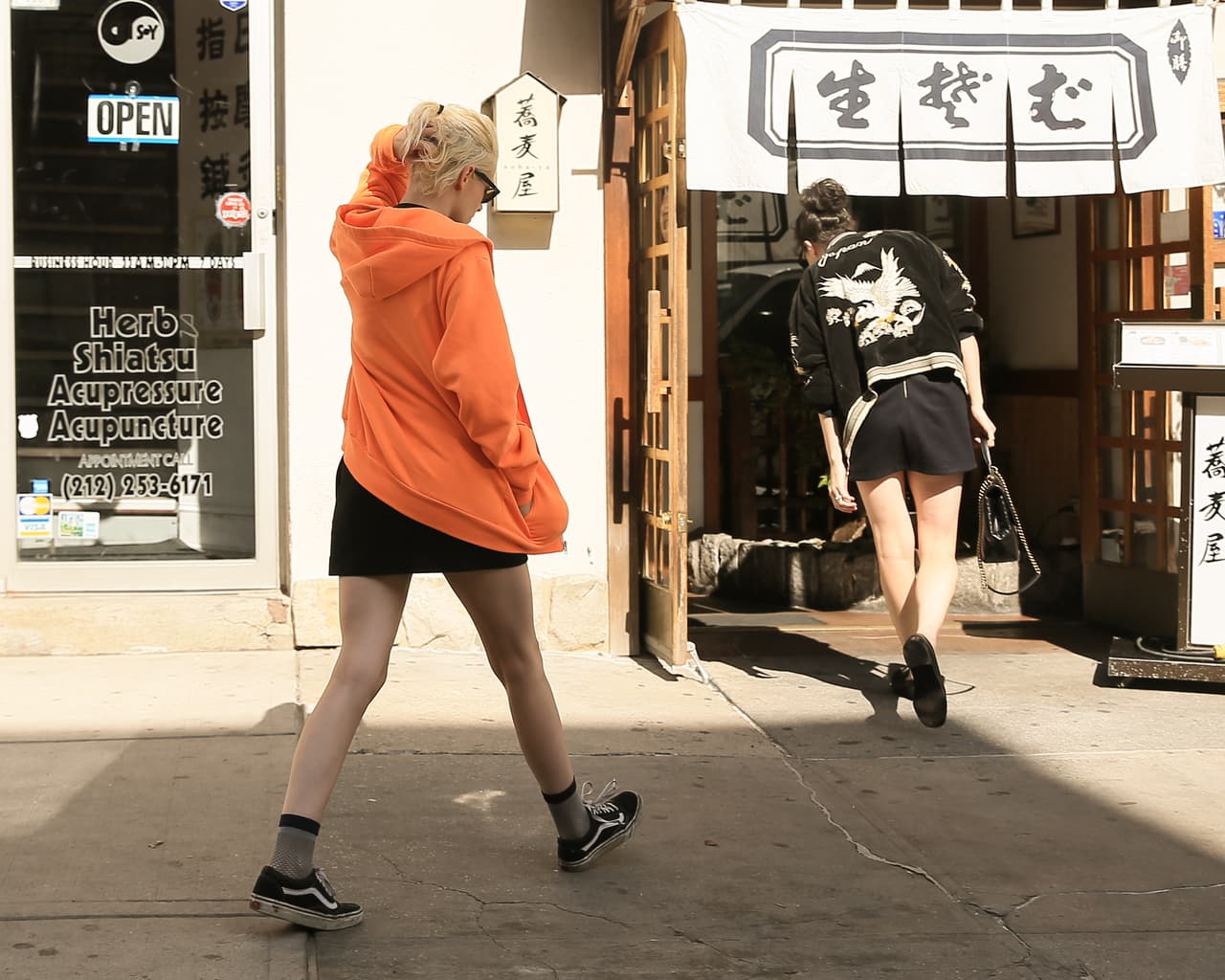 Fueron a un restaurante de sushi en Manhattan.