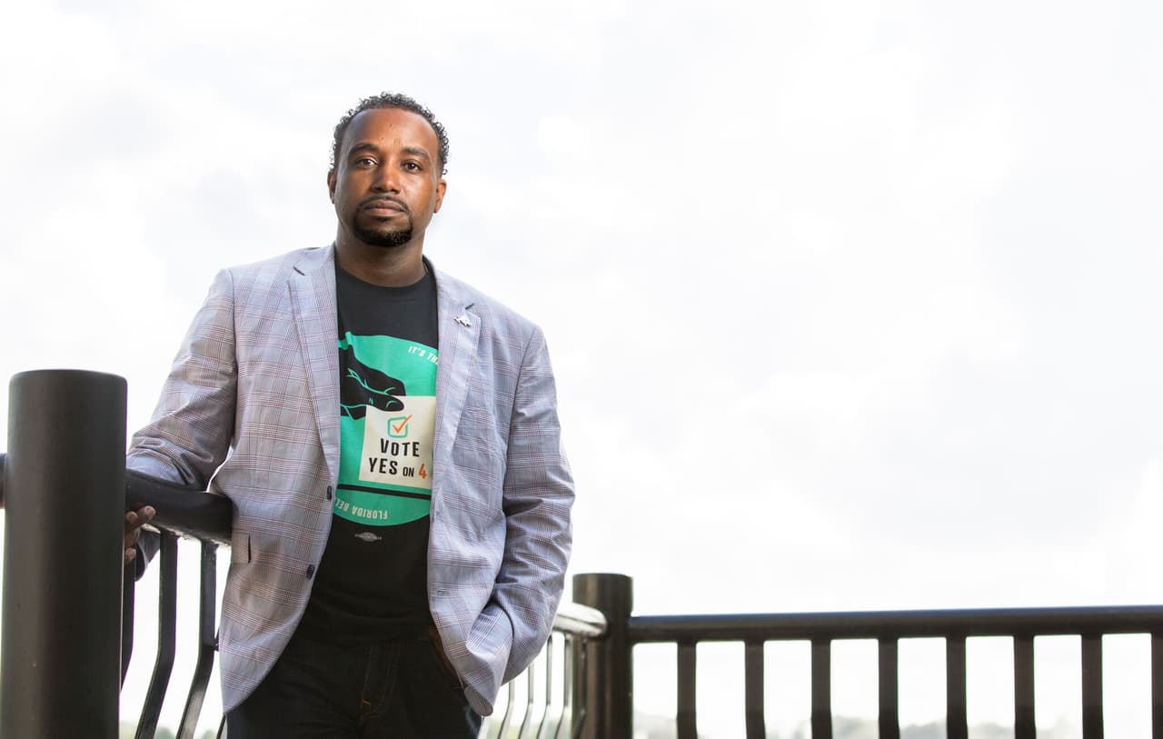 Mientras estaba en prisión Ayala encontró la fe religiosa que le ayudó a reintegrarse a la sociedad.