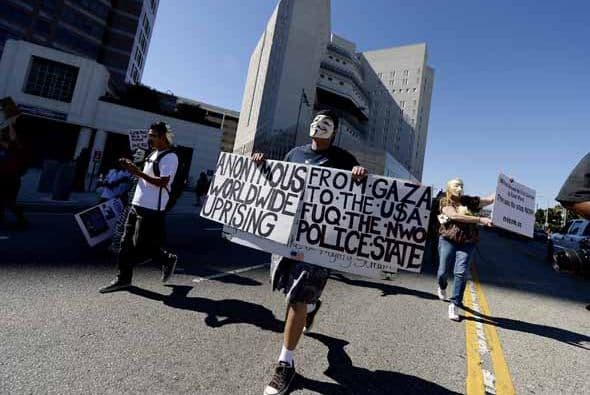 Angelinos alzaron su voz por los recientes casos de muerte, resultados del exceso de fuerza policial durante detenciones. En lo que va de agosto, por lo menos cuatro arrestos terminaron en muerte o con secuelas permanentes para los sospechosos han sido reseñadas en Los Ángeles. Detalles de los casos aquí: aquí