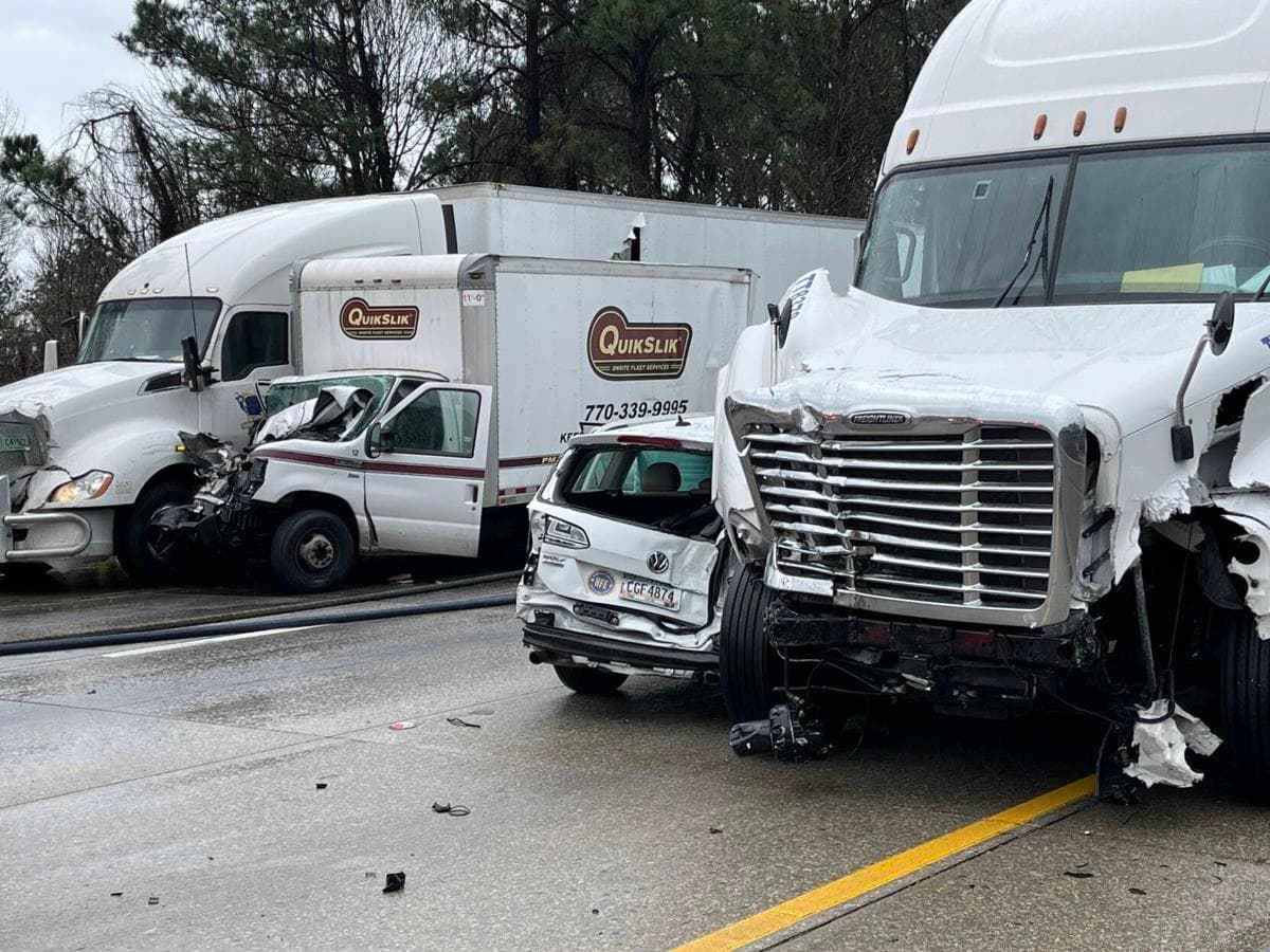 Las autoridades están investigando para determinar que provocó el accidente mortal.