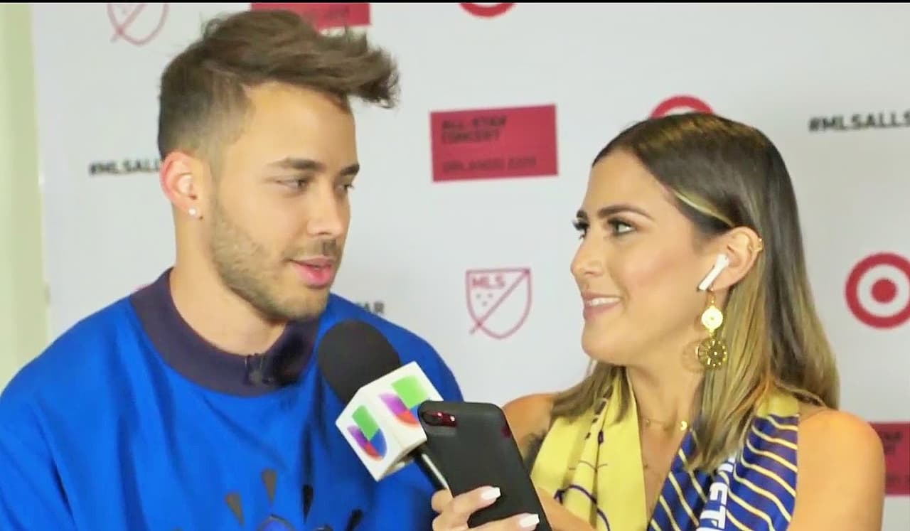 Durante la charla con el cantante latino aprovechamos para sacarle algunos datos personales, entre ellos el cómo le ha ido después de convertirse en esposo de Emeraude, así como pormenores de su boda secreta en la ciudad colonial mexicana.
<br>