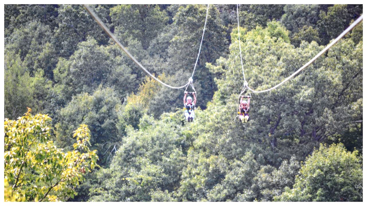 Casi todas las aventuras las comparte con su familia. En especial con su nieta Chelsea Rorer, enfermera de 36 años que reside en Hawaii y con quien se visita frecuentemente.