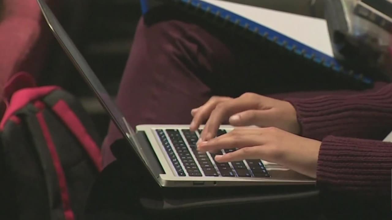 Alertan sobre fraudes telefónicos con cancelación de deuda estudiantil