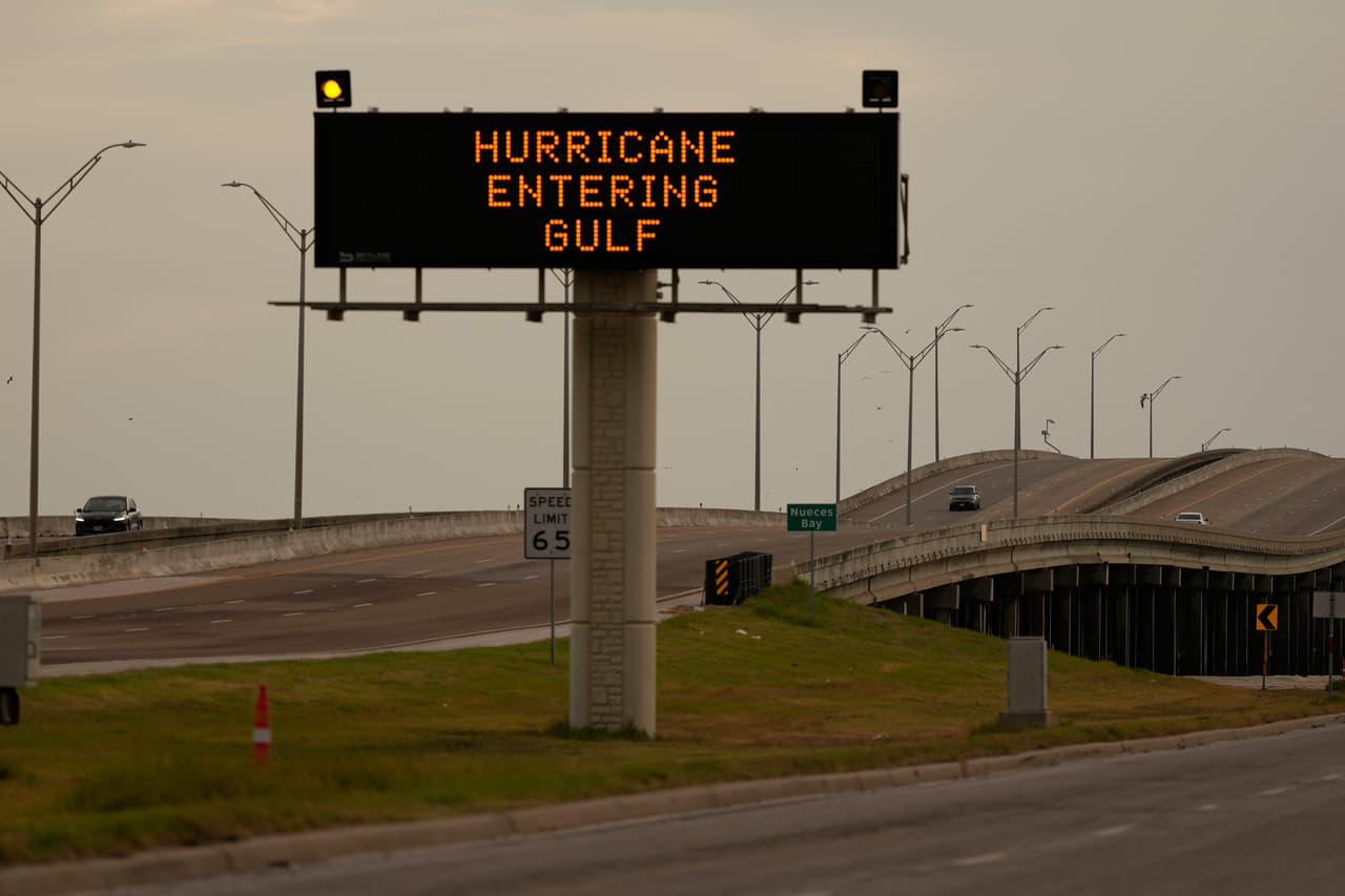 Estos mensajes estuvieron en autopistas de Texas durante el fin de semana, previo el impacto de Beryl.
