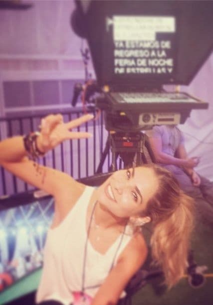 Durante los ensayos de Premios Juventud no dejaba de sonreír a pesar del cansancio que sentía.