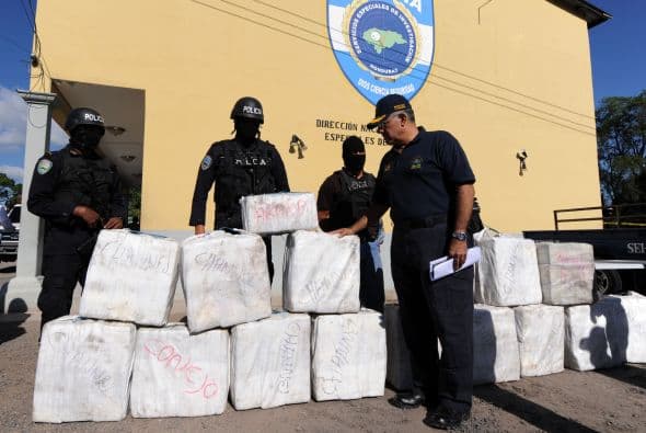 A ello deben sumarse las minúsculas incautaciones y el creciente "derrame" en los países del istmo ya que los cárteles pagan los peajes y transportes con mercancía.